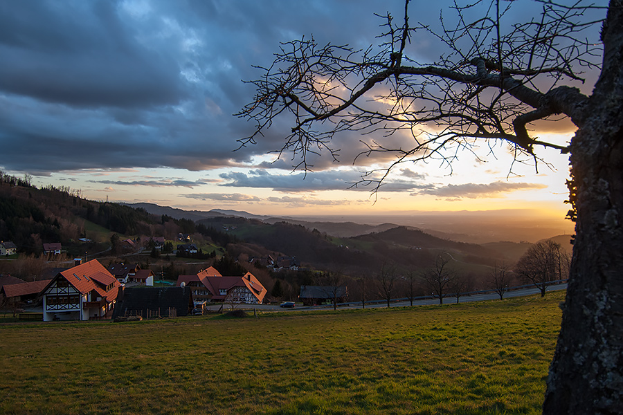 Abendstimmung im Schwarzwald mit Blick nach Süden